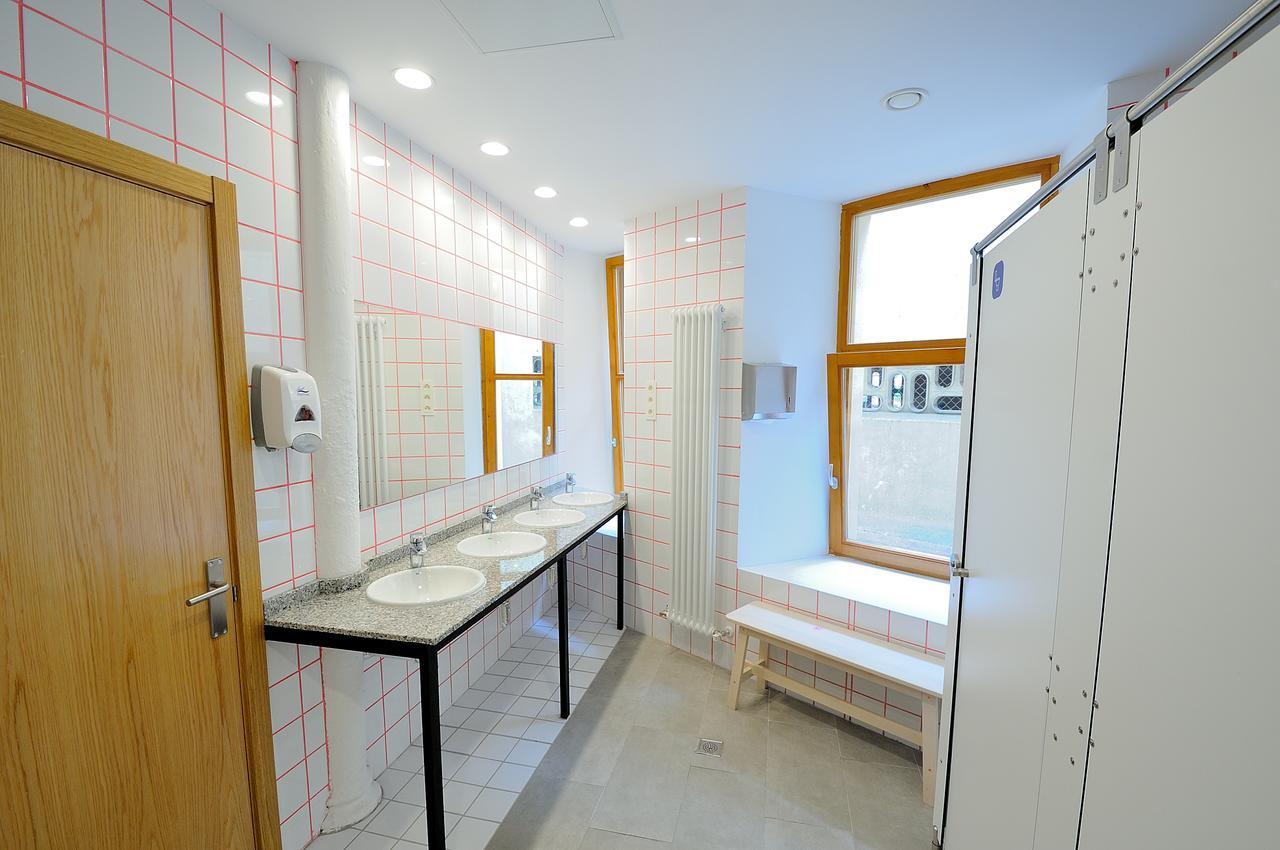 Egunon Bilbao Hostel מראה חיצוני תמונה