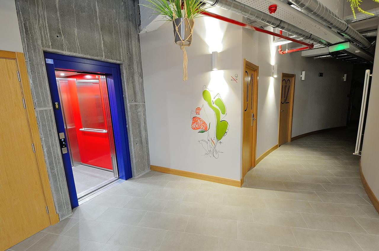 Egunon Bilbao Hostel מראה חיצוני תמונה