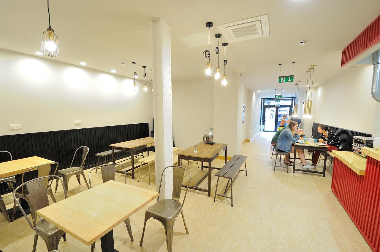 Egunon Bilbao Hostel מראה חיצוני תמונה