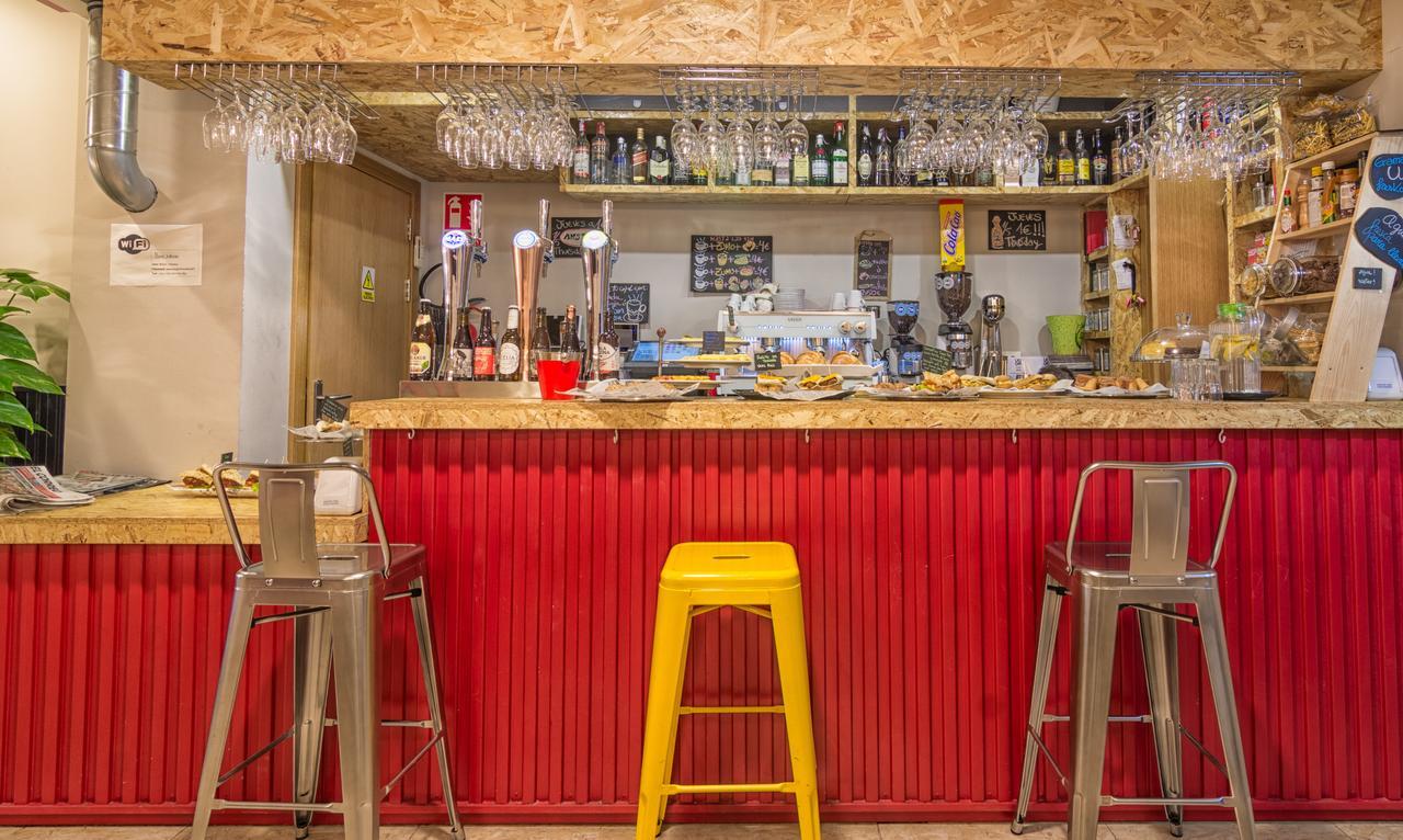 Egunon Bilbao Hostel מראה חיצוני תמונה